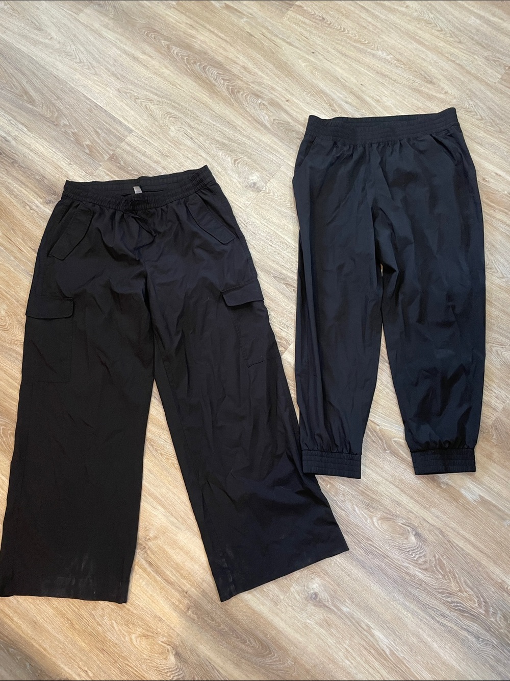 Old Navy Black Women's Cargo and Jogger Pants Duo